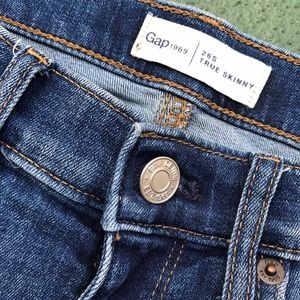 Gap True Skinny Jeans, size 26 SHORT.